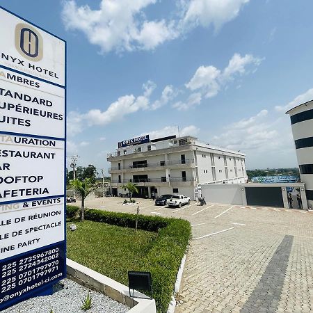 Onyx Hotel Yamoussoukro Bagian luar foto