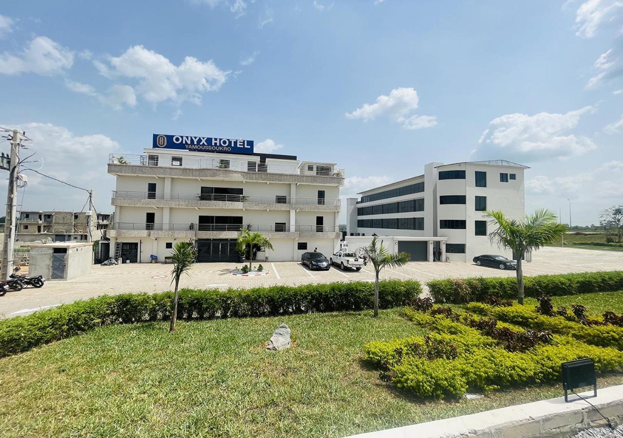 Onyx Hotel Yamoussoukro Bagian luar foto