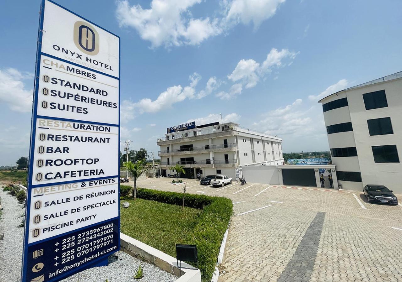 Onyx Hotel Yamoussoukro Bagian luar foto